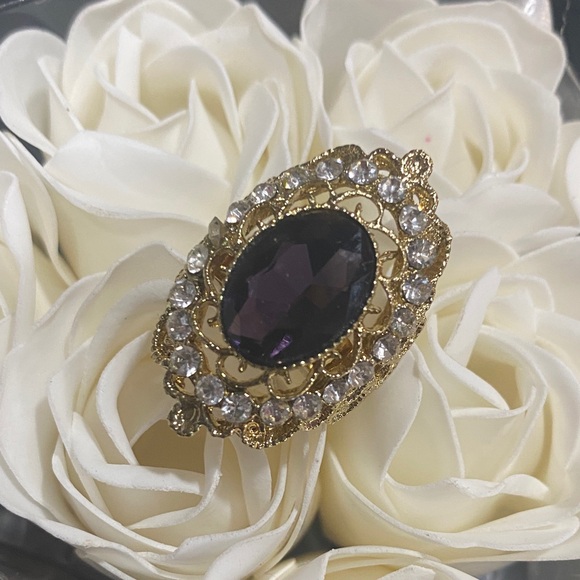 Jewelry - Adjustable Size 7 Costume Ring